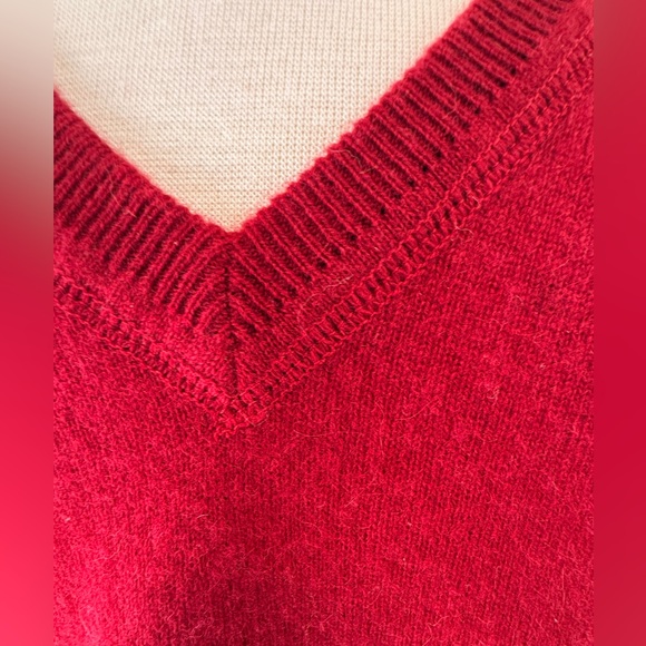 JWN Red Men’s Cashmere V-Neck, XL - Picture 3 of 9
